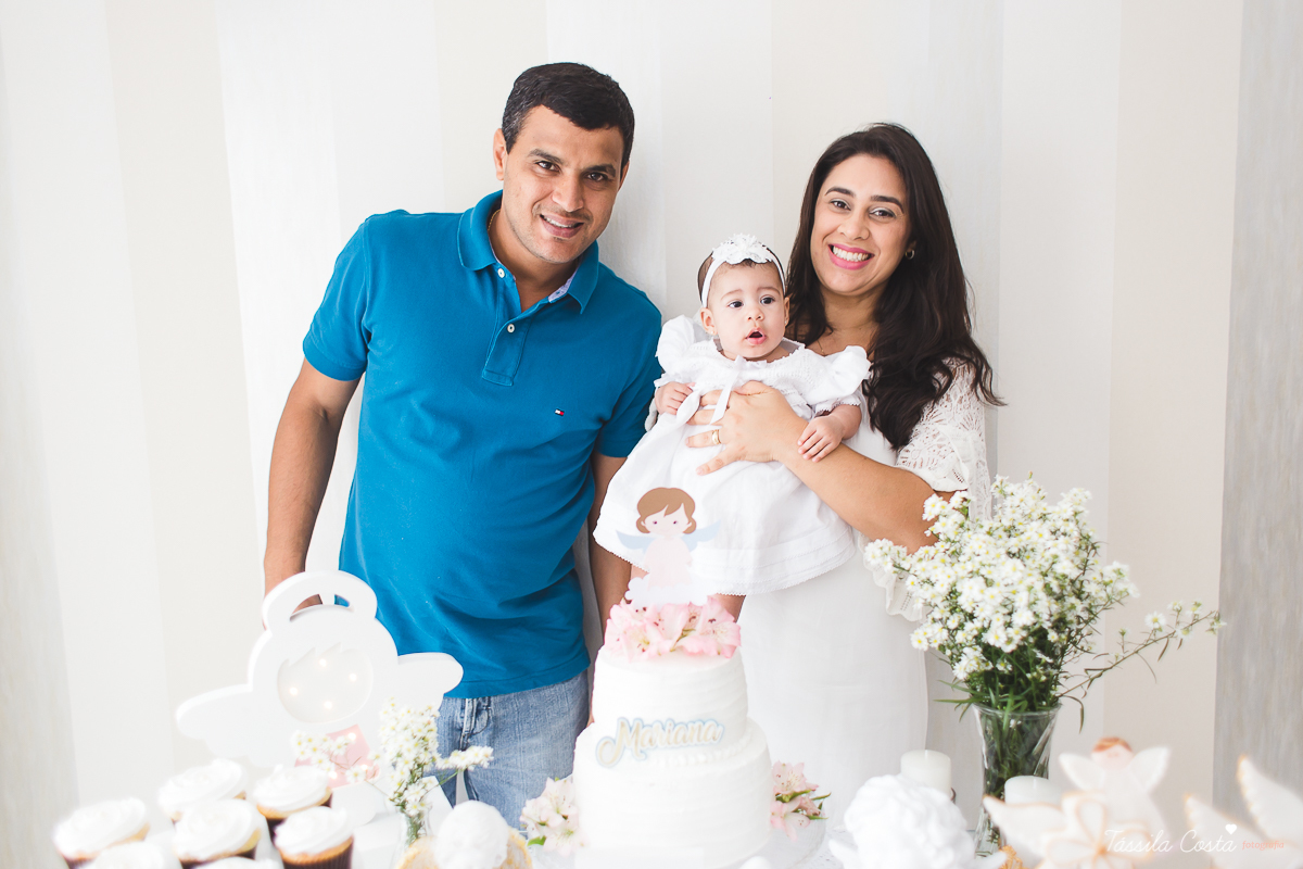 fotografia de batizado em Vitória ES, decoração para batizado, batizado feito na igreja de jardim da penha, vitória es, fotografia de família, fotos lindas de batizado, batizar em vitória es, fotos na missa de batizado, padrinho, madrinha, pais de criação