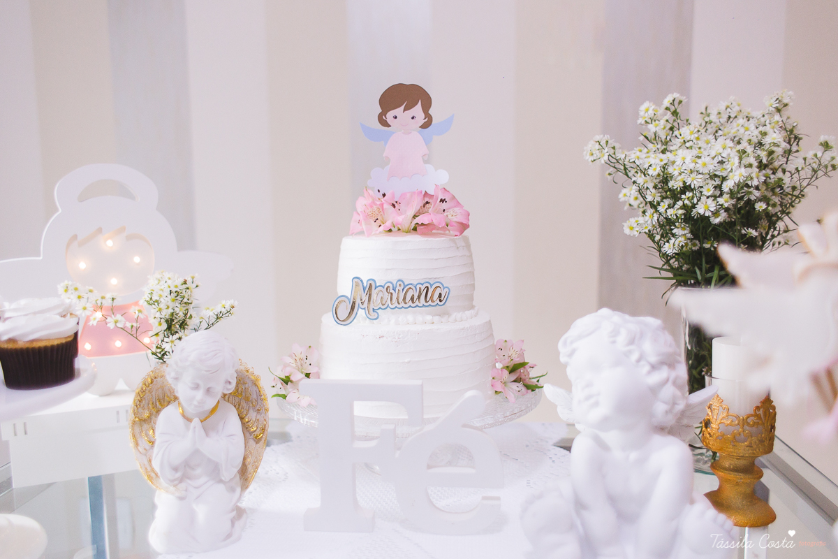 fotografia de batizado em Vitória ES, decoração para batizado, batizado feito na igreja de jardim da penha, vitória es, fotografia de família, fotos lindas de batizado, batizar em vitória es, fotos na missa de batizado, padrinho, madrinha, pais de criação