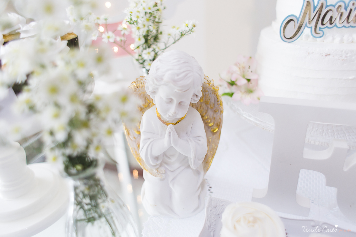 fotografia de batizado em Vitória ES, decoração para batizado, batizado feito na igreja de jardim da penha, vitória es, fotografia de família, fotos lindas de batizado, batizar em vitória es, fotos na missa de batizado, padrinho, madrinha, pais de criação