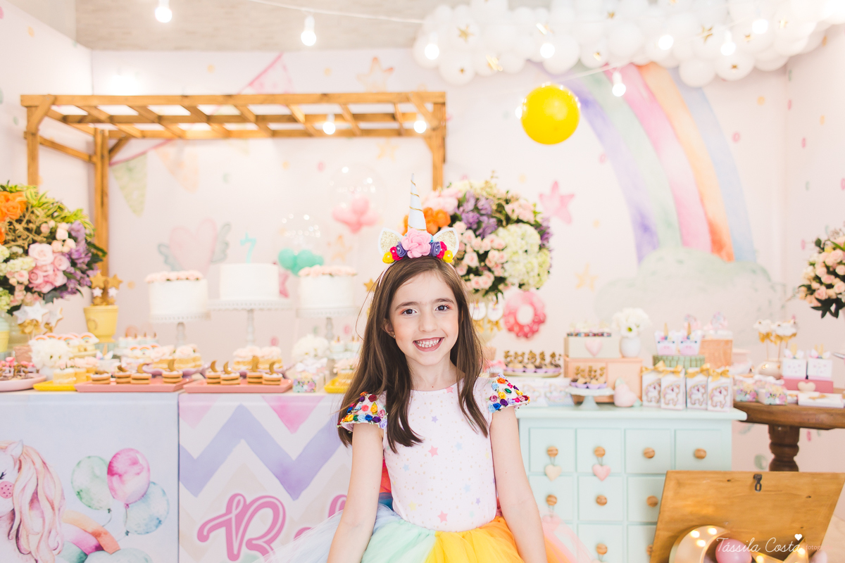 festa de menina, tema unicórnio, tema lindo e super diferente para festa de menina, decoração de aniversário tema unicórnio, 7 anos, rafaela 7 anos, fotos de aniversário infantil em vila velha, tássila costa fotografia, dicas para fotografia, edição 