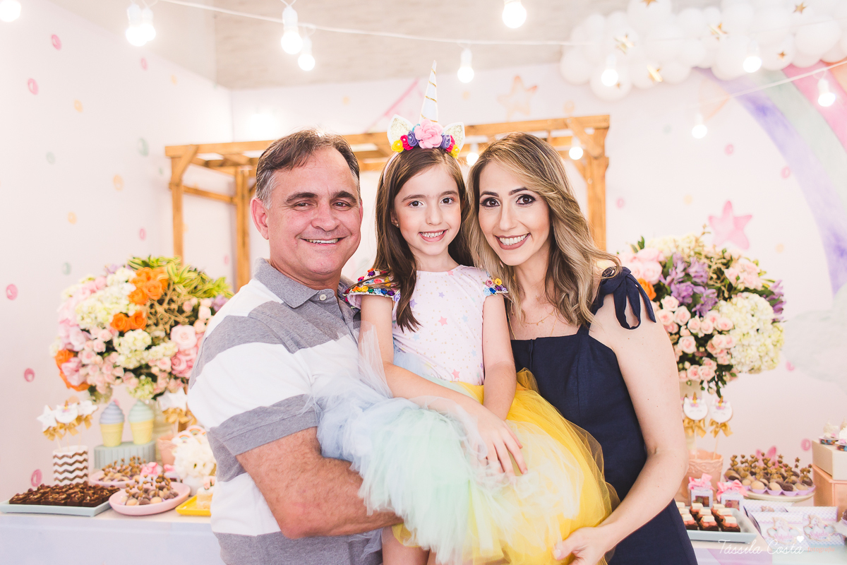 festa de menina, tema unicórnio, tema lindo e super diferente para festa de menina, decoração de aniversário tema unicórnio, 7 anos, rafaela 7 anos, fotos de aniversário infantil em vila velha, tássila costa fotografia, dicas para fotografia, edição 