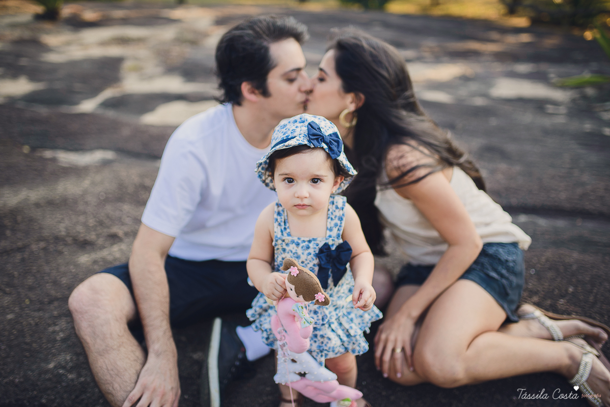 tássila costa, fotografia em vitória es, vila velha, fotos de pré aniversário, festa linda, família linda, fotos criativas, fotos de família, vila velha es, sara 1 ano, festa de menina, praia da costa, festa no co
