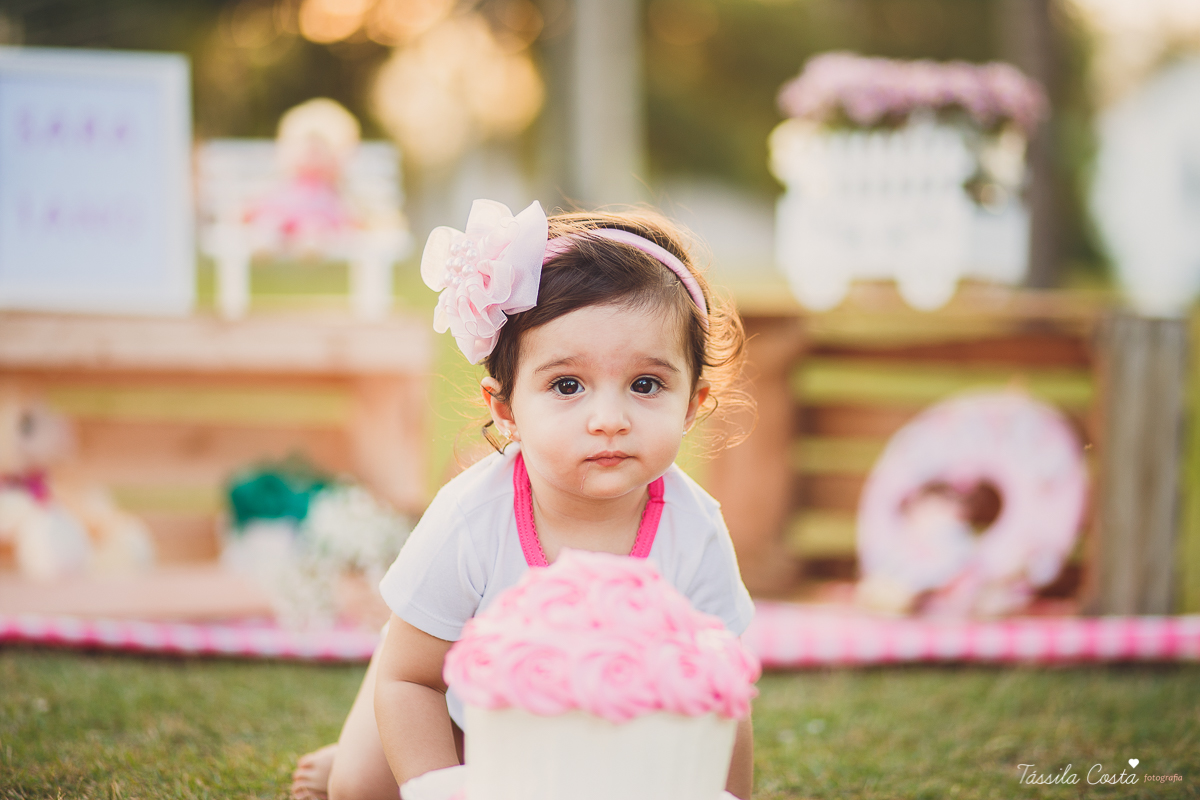 tássila costa, fotografia em vitória es, vila velha, fotos de pré aniversário, festa linda, família linda, fotos criativas, fotos de família, vila velha es, sara 1 ano, festa de menina, praia da costa, festa no co