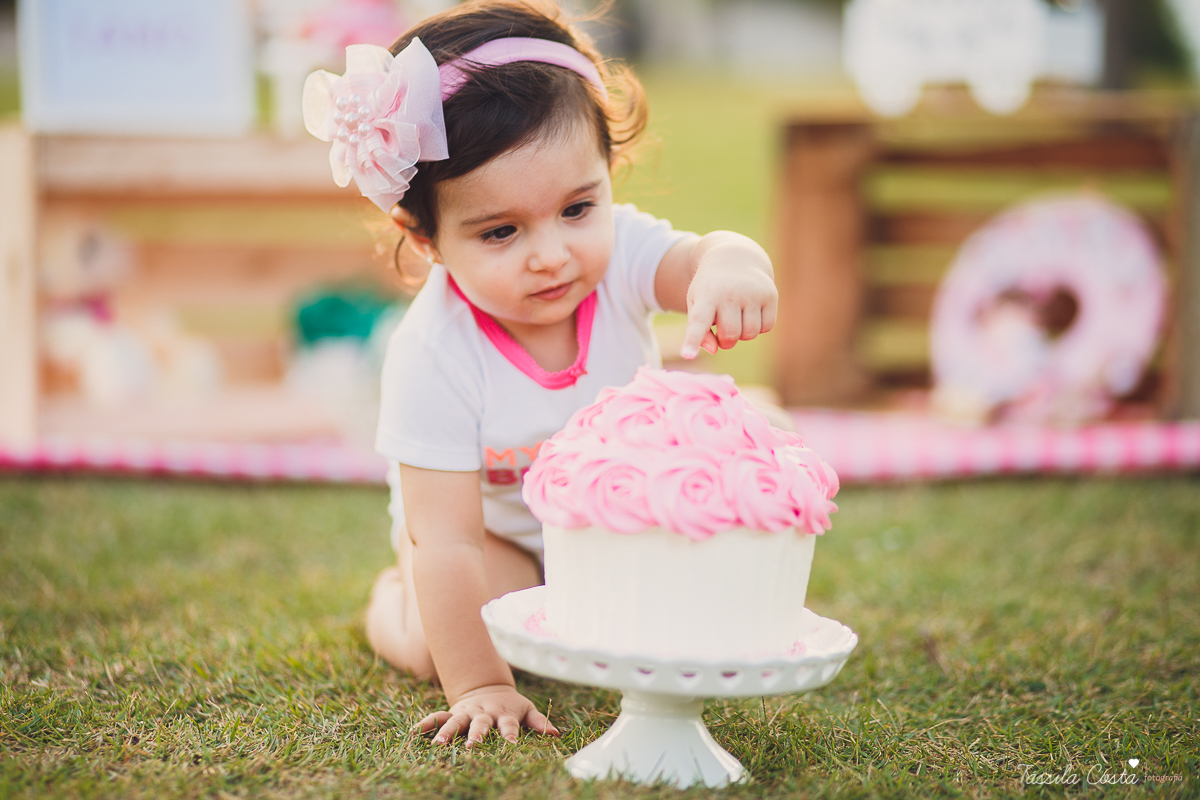 tássila costa, fotografia em vitória es, vila velha, fotos de pré aniversário, festa linda, família linda, fotos criativas, fotos de família, vila velha es, sara 1 ano, festa de menina, praia da costa, festa no co