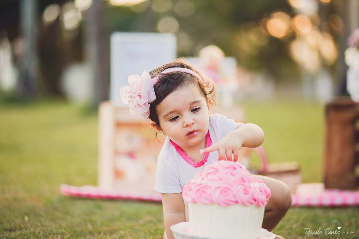 tássila costa, fotografia em vitória es, vila velha, fotos de pré aniversário, festa linda, família linda, fotos criativas, fotos de família, vila velha es, sara 1 ano, festa de menina, praia da costa, festa no co