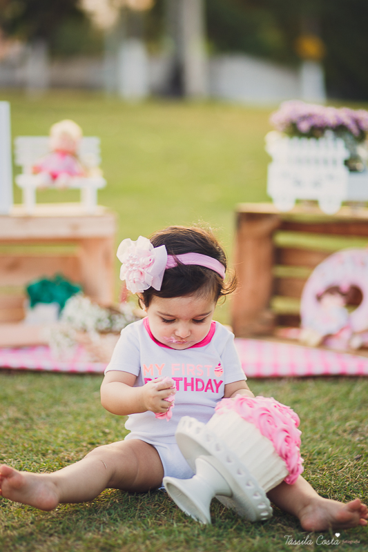 tássila costa, fotografia em vitória es, vila velha, fotos de pré aniversário, festa linda, família linda, fotos criativas, fotos de família, vila velha es, sara 1 ano, festa de menina, praia da costa, festa no co