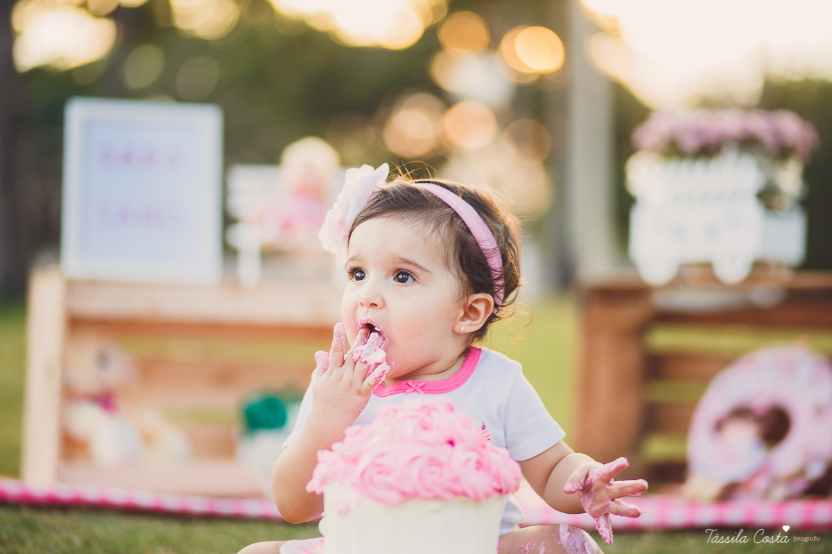tássila costa, fotografia em vitória es, vila velha, fotos de pré aniversário, festa linda, família linda, fotos criativas, fotos de família, vila velha es, sara 1 ano, festa de menina, praia da costa, festa no co