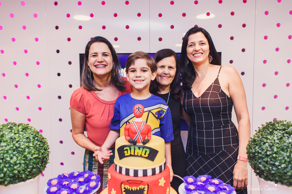 fotos iradas no shopping Mestre Álvaro, crianças amam festa na cidade animason, shopping mestre álvaro, festa mais econômica, para poucos convidados, muitos convidados na cidade animason shopping mestre álvaro, joão vitor 6 anos, festa de menino, fotos