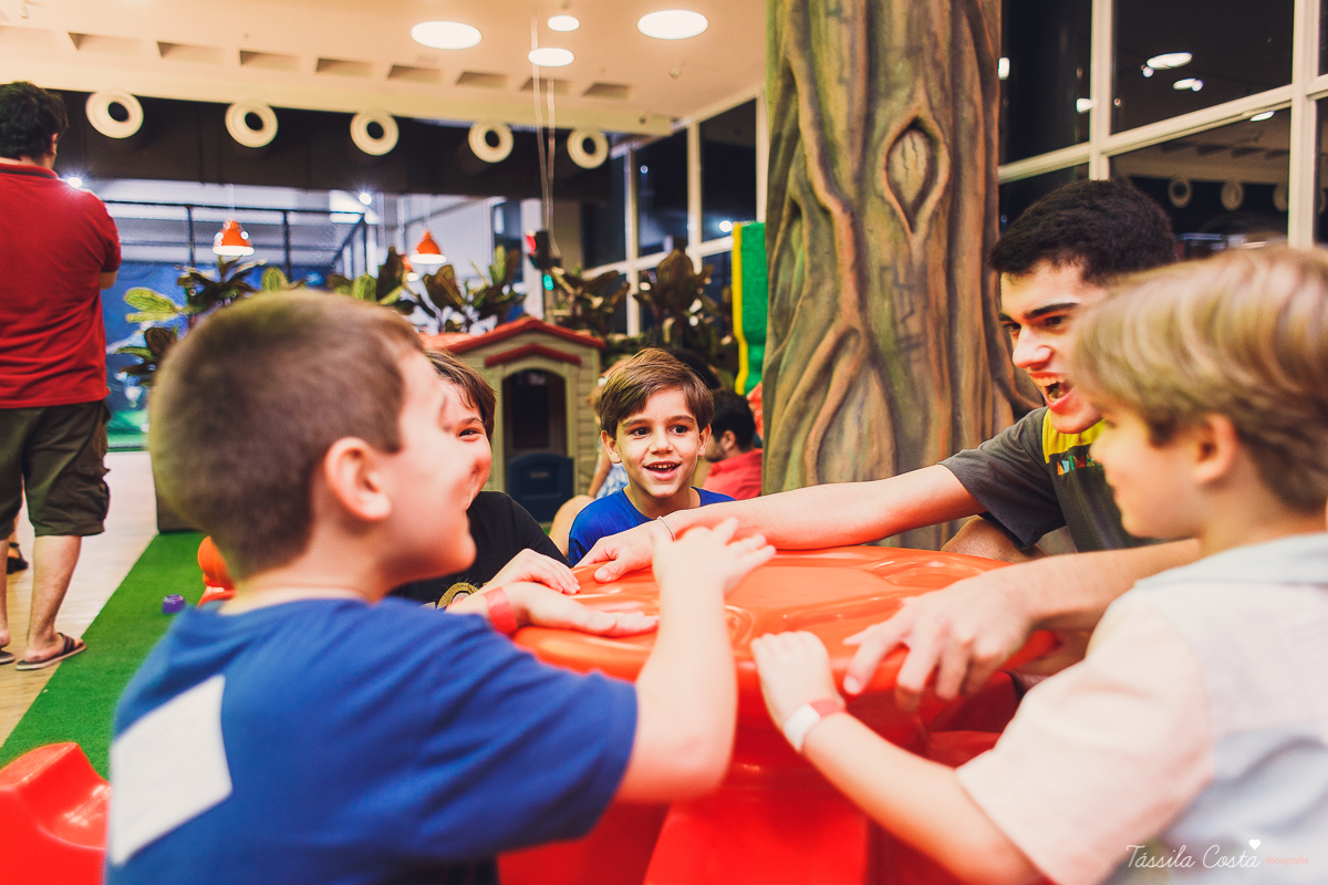 fotos iradas no shopping Mestre Álvaro, crianças amam festa na cidade animason, shopping mestre álvaro, festa mais econômica, para poucos convidados, muitos convidados na cidade animason shopping mestre álvaro, joão vitor 6 anos, festa de menino, fotos