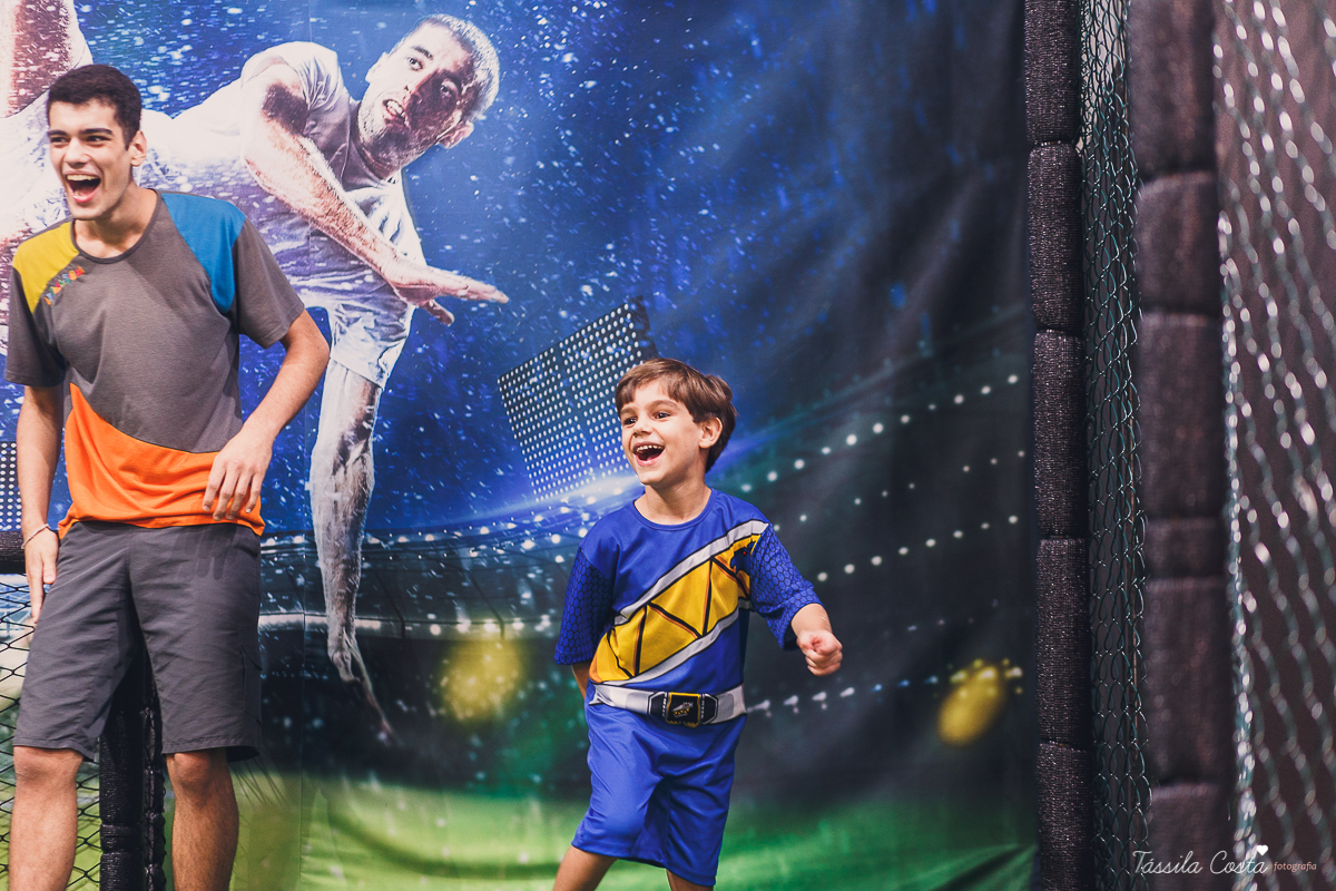 fotos iradas no shopping Mestre Álvaro, crianças amam festa na cidade animason, shopping mestre álvaro, festa mais econômica, para poucos convidados, muitos convidados na cidade animason shopping mestre álvaro, joão vitor 6 anos, festa de menino, fotos