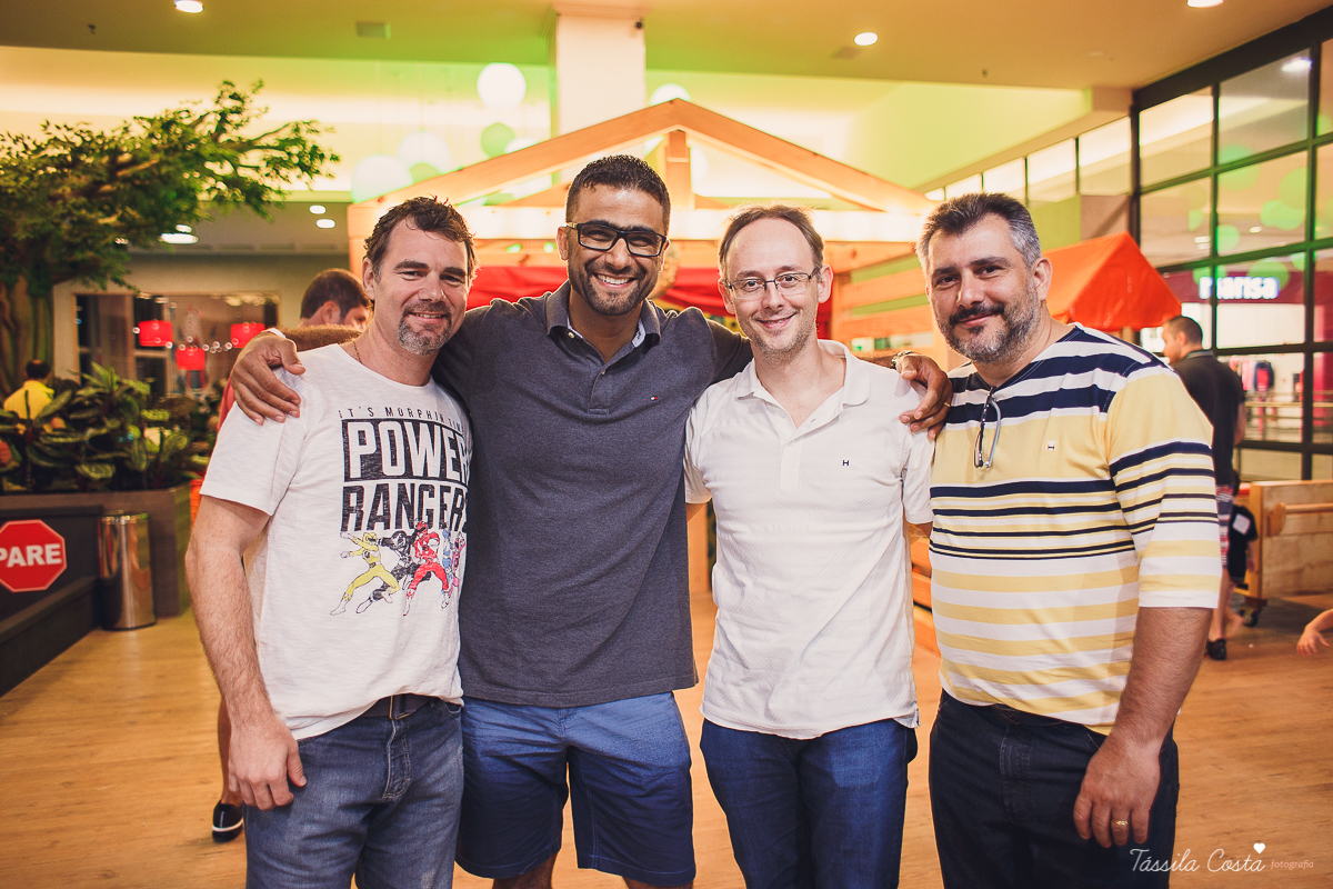 fotos iradas no shopping Mestre Álvaro, crianças amam festa na cidade animason, shopping mestre álvaro, festa mais econômica, para poucos convidados, muitos convidados na cidade animason shopping mestre álvaro, joão vitor 6 anos, festa de menino, fotos