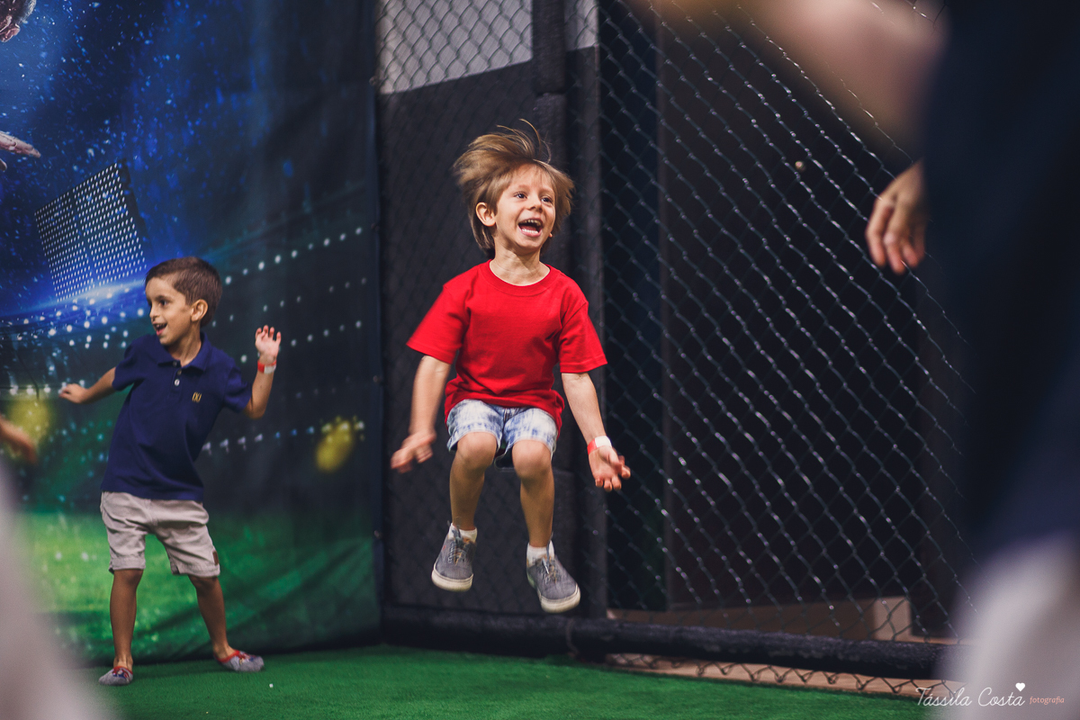 fotos iradas no shopping Mestre Álvaro, crianças amam festa na cidade animason, shopping mestre álvaro, festa mais econômica, para poucos convidados, muitos convidados na cidade animason shopping mestre álvaro, joão vitor 6 anos, festa de menino, fotos