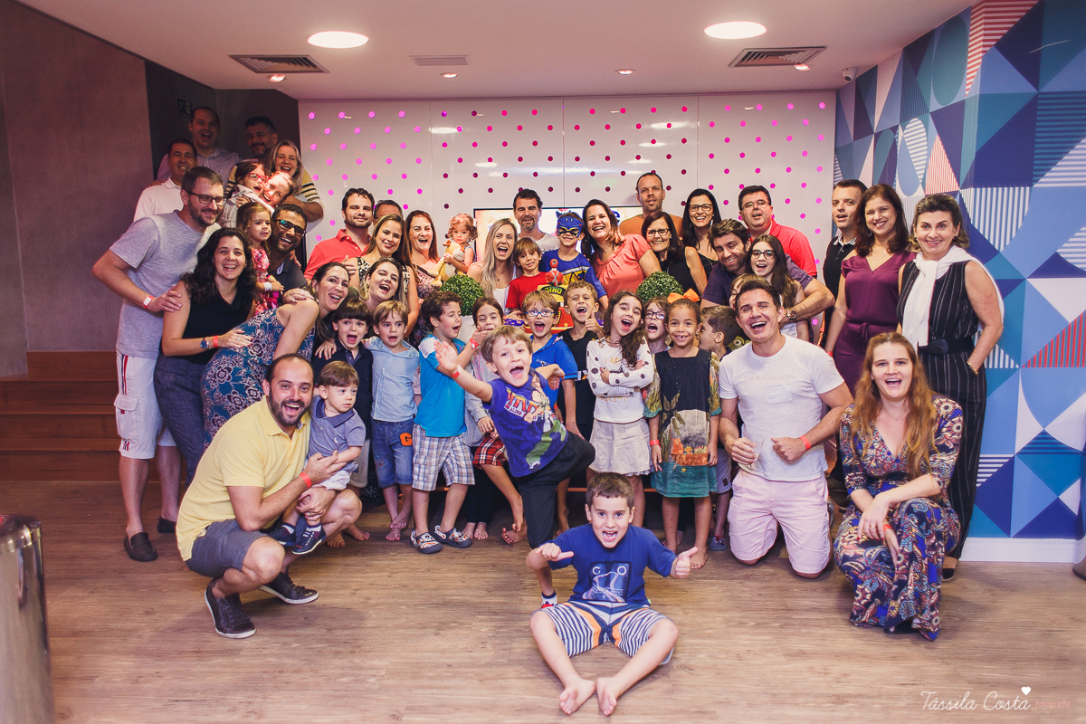 fotos iradas no shopping Mestre Álvaro, crianças amam festa na cidade animason, shopping mestre álvaro, festa mais econômica, para poucos convidados, muitos convidados na cidade animason shopping mestre álvaro, joão vitor 6 anos, festa de menino, fotos