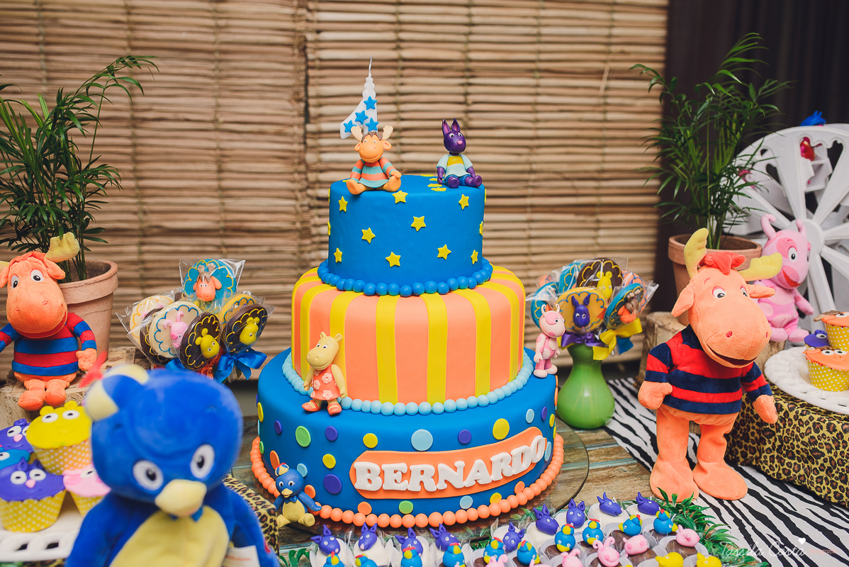 festa linda, festa intimista, festa no condimínio, festa de menino, praia da costa, festa na praia da costa, decoração linda, festa linda, tássila costa, tássila foto, fotos lindas, festas pequenas, backyardigans, festa 