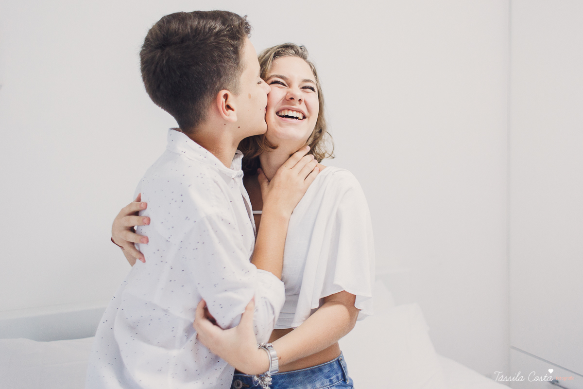 registros fotográficos feitos em casa, fotografia de família, lifestyle, tássila costa fotografia, mãe de 3, família grande e feliz, vitória es