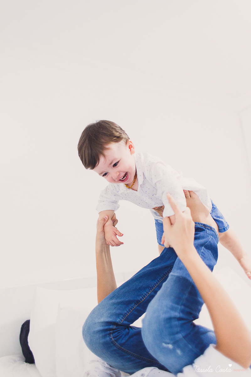 registros fotográficos feitos em casa, fotografia de família, lifestyle, tássila costa fotografia, mãe de 3, família grande e feliz, vitória es