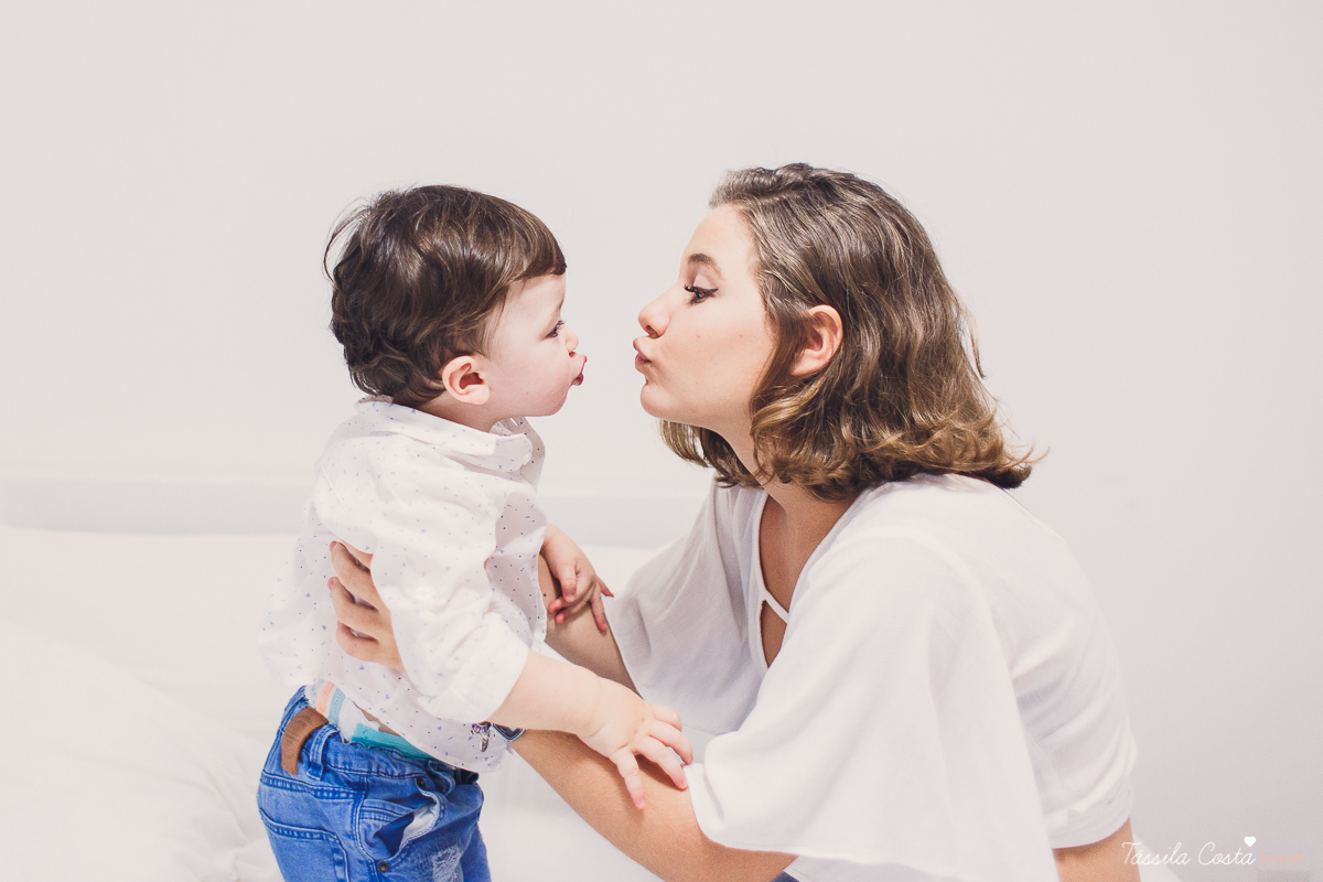registros fotográficos feitos em casa, fotografia de família, lifestyle, tássila costa fotografia, mãe de 3, família grande e feliz, vitória es