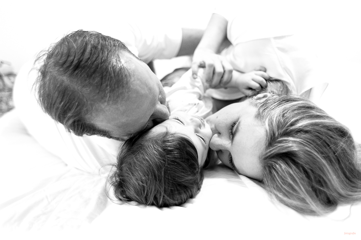 registros fotográficos feitos em casa, fotografia de família, lifestyle, tássila costa fotografia, mãe de 3, família grande e feliz, vitória es