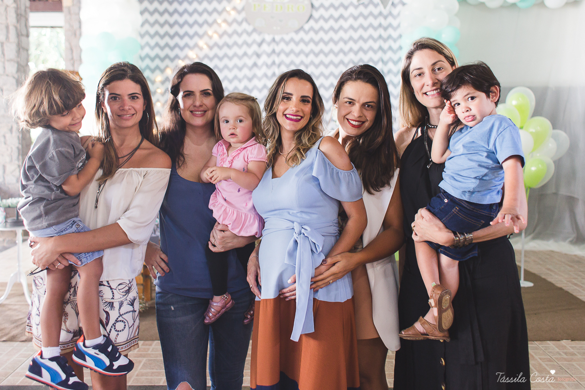 chá de bebê do Pedro, festa para chá de bebê, mundo azul, Praia de Itaparica, Casarão Verde, decoração linda para chá de bebê, fotografia no chá de bebê, fotografia de família em vila velha, es