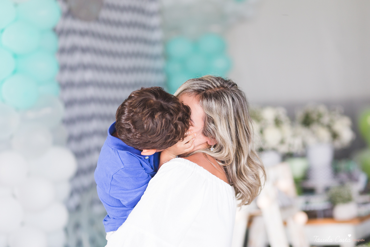 chá de bebê do Pedro, festa para chá de bebê, mundo azul, Praia de Itaparica, Casarão Verde, decoração linda para chá de bebê, fotografia no chá de bebê, fotografia de família em vila velha, es