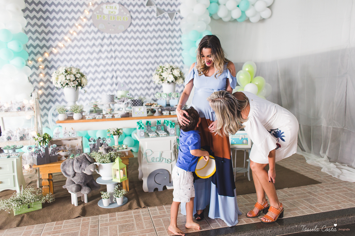 chá de bebê do Pedro, festa para chá de bebê, mundo azul, Praia de Itaparica, Casarão Verde, decoração linda para chá de bebê, fotografia no chá de bebê, fotografia de família em vila velha, es