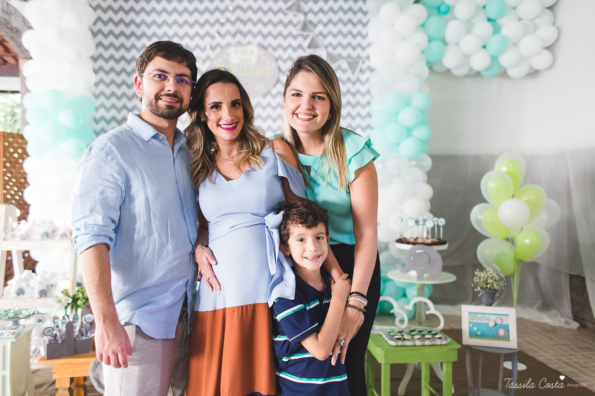 chá de bebê do Pedro, festa para chá de bebê, mundo azul, Praia de Itaparica, Casarão Verde, decoração linda para chá de bebê, fotografia no chá de bebê, fotografia de família em vila velha, es