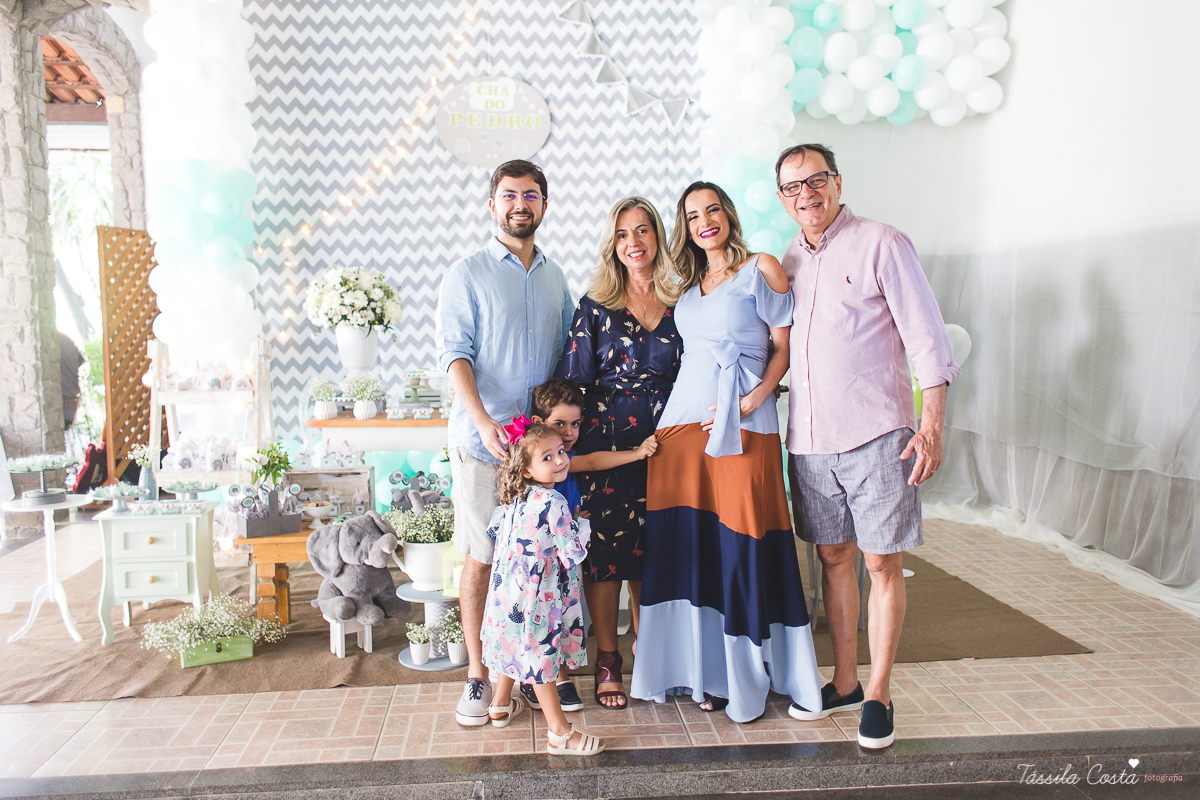 chá de bebê do Pedro, festa para chá de bebê, mundo azul, Praia de Itaparica, Casarão Verde, decoração linda para chá de bebê, fotografia no chá de bebê, fotografia de família em vila velha, es