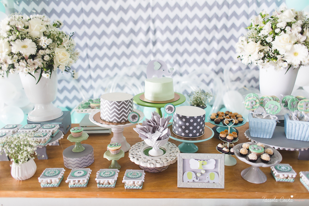 chá de bebê do Pedro, festa para chá de bebê, mundo azul, Praia de Itaparica, Casarão Verde, decoração linda para chá de bebê, fotografia no chá de bebê, fotografia de família em vila velha, es