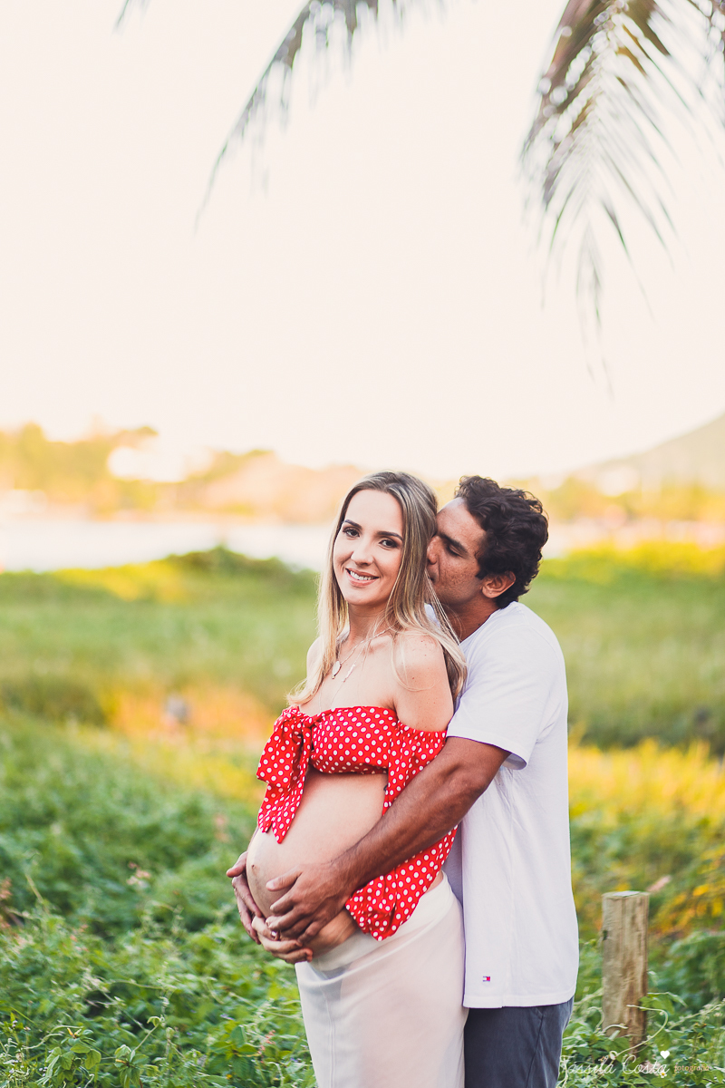 fotos lindas de grávida, ensaios fotográficos na luz de outono, por do sol, fotos no por do sol, grávidas e por do sol, grávida linda, o que vestir no ensaio fotográfico, gestante, camila e diogo, mãe de dois 