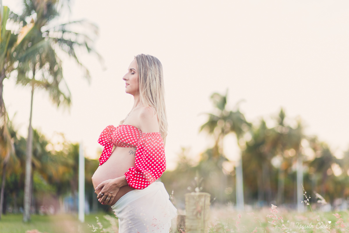 fotos lindas de grávida, ensaios fotográficos na luz de outono, por do sol, fotos no por do sol, grávidas e por do sol, grávida linda, o que vestir no ensaio fotográfico, gestante, camila e diogo, mãe de dois 