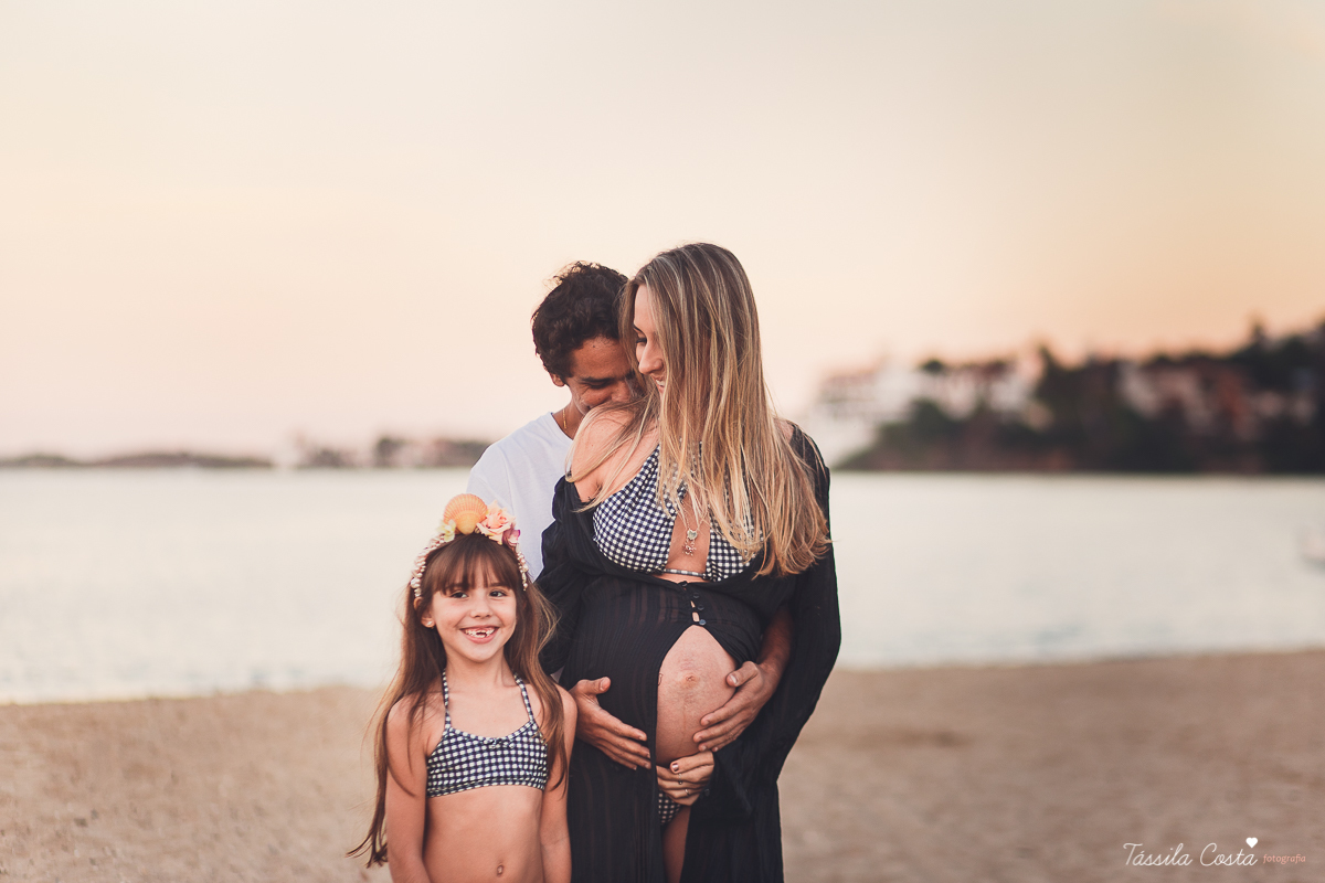 fotos lindas de grávida, ensaios fotográficos na luz de outono, por do sol, fotos no por do sol, grávidas e por do sol, grávida linda, o que vestir no ensaio fotográfico, gestante, camila e diogo, mãe de dois 