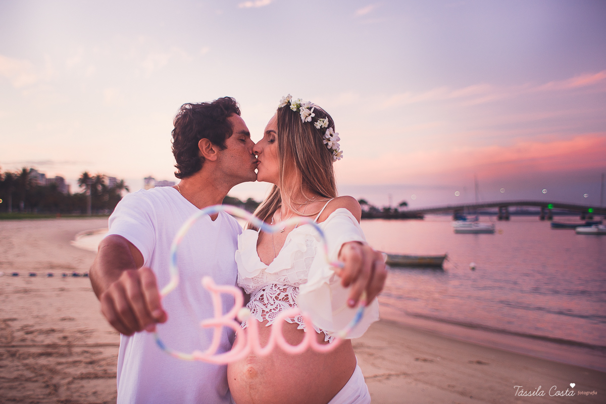 fotos lindas de grávida, ensaios fotográficos na luz de outono, por do sol, fotos no por do sol, grávidas e por do sol, grávida linda, o que vestir no ensaio fotográfico, gestante, camila e diogo, mãe de dois 