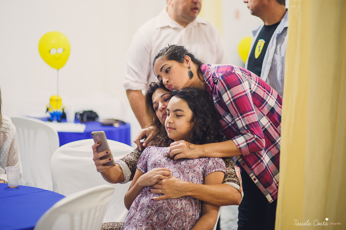 Tássila Costa, fotografia em Vila Velha, festa infantil em  Vila Velha, Cerimonial Victórias, cerimonial em Itaparica, festa de menino, minions, decoração dos minions, festa pequena, festa linda, mãe de menino, davi ant&