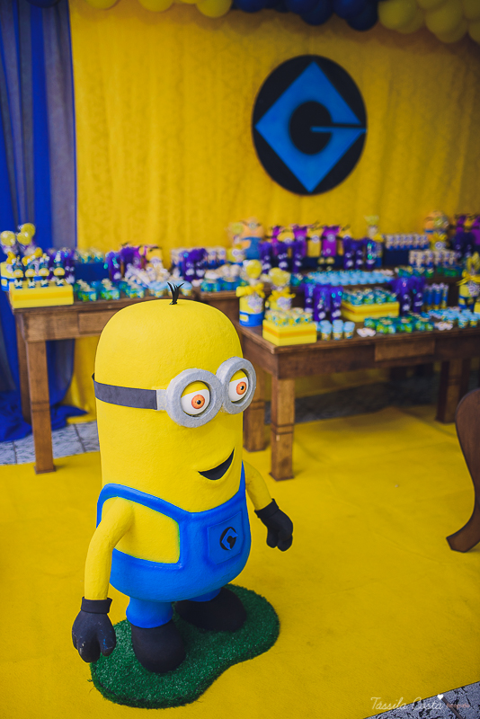 Tássila Costa, fotografia em Vila Velha, festa infantil em  Vila Velha, Cerimonial Victórias, cerimonial em Itaparica, festa de menino, minions, decoração dos minions, festa pequena, festa linda, mãe de menino, davi ant&
