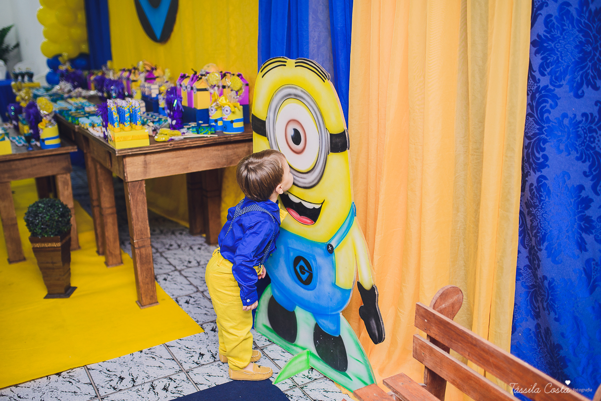 Tássila Costa, fotografia em Vila Velha, festa infantil em  Vila Velha, Cerimonial Victórias, cerimonial em Itaparica, festa de menino, minions, decoração dos minions, festa pequena, festa linda, mãe de menino, davi ant&