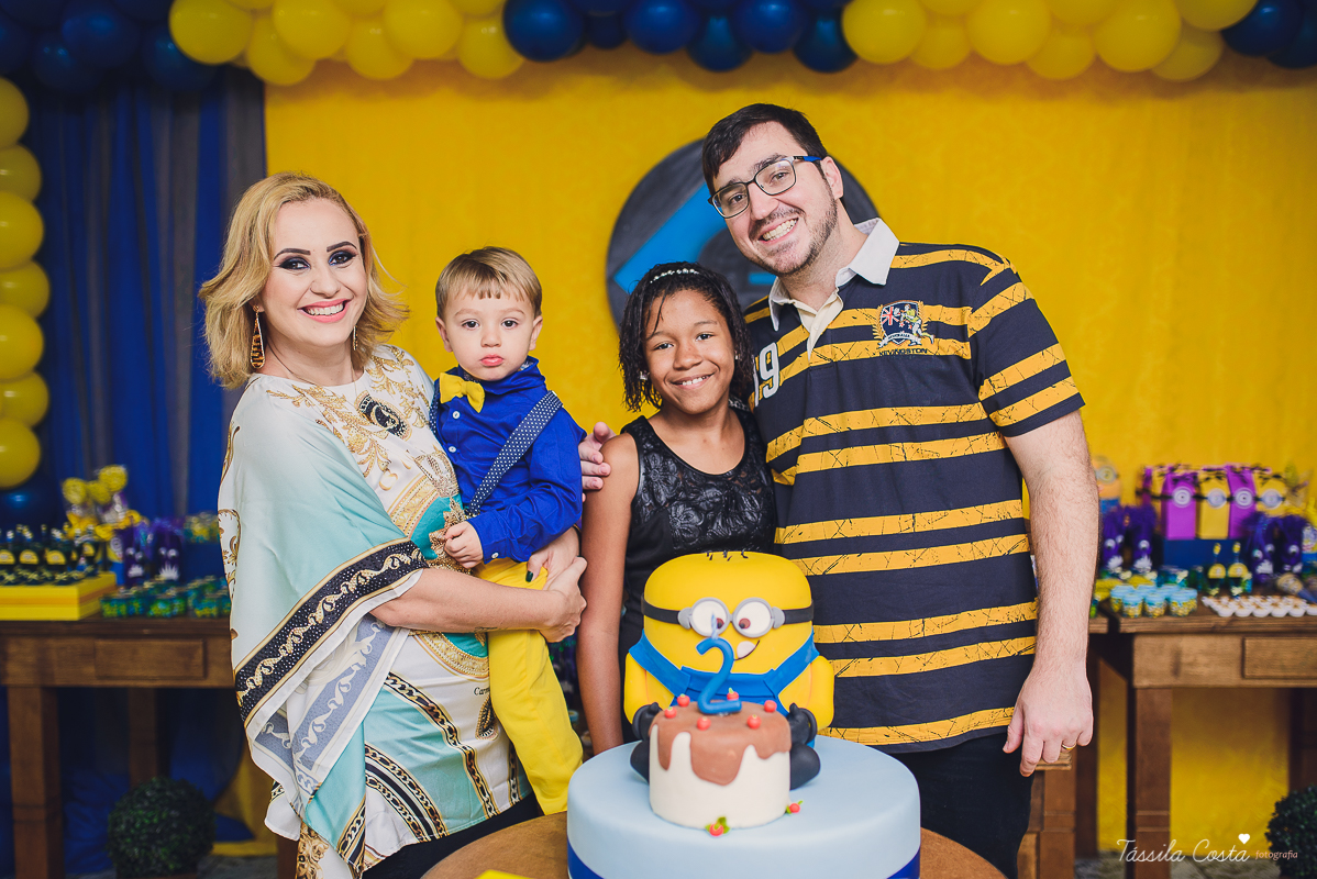 Tássila Costa, fotografia em Vila Velha, festa infantil em  Vila Velha, Cerimonial Victórias, cerimonial em Itaparica, festa de menino, minions, decoração dos minions, festa pequena, festa linda, mãe de menino, davi ant&