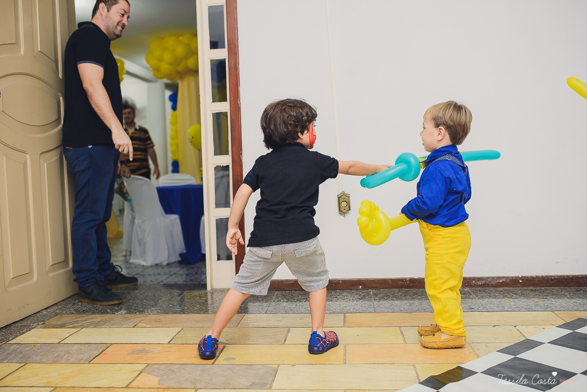 Tássila Costa, fotografia em Vila Velha, festa infantil em  Vila Velha, Cerimonial Victórias, cerimonial em Itaparica, festa de menino, minions, decoração dos minions, festa pequena, festa linda, mãe de menino, davi ant&