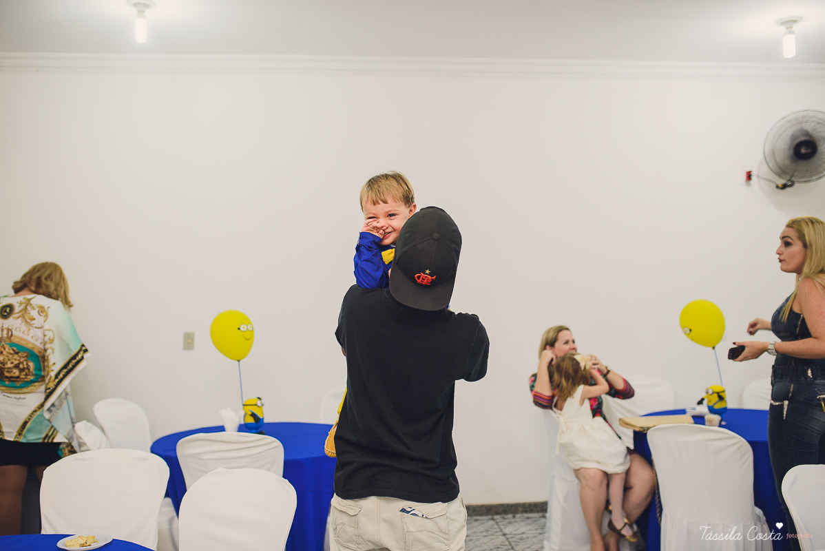 Tássila Costa, fotografia em Vila Velha, festa infantil em  Vila Velha, Cerimonial Victórias, cerimonial em Itaparica, festa de menino, minions, decoração dos minions, festa pequena, festa linda, mãe de menino, davi ant&