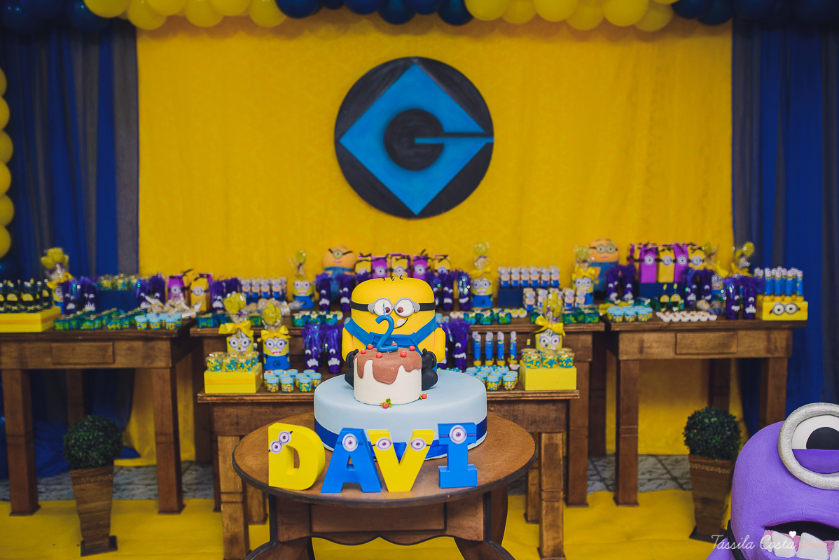 Tássila Costa, fotografia em Vila Velha, festa infantil em  Vila Velha, Cerimonial Victórias, cerimonial em Itaparica, festa de menino, minions, decoração dos minions, festa pequena, festa linda, mãe de menino, davi ant&