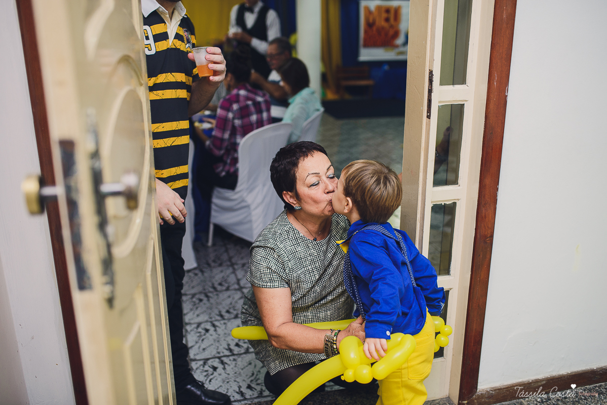 Tássila Costa, fotografia em Vila Velha, festa infantil em  Vila Velha, Cerimonial Victórias, cerimonial em Itaparica, festa de menino, minions, decoração dos minions, festa pequena, festa linda, mãe de menino, davi ant&