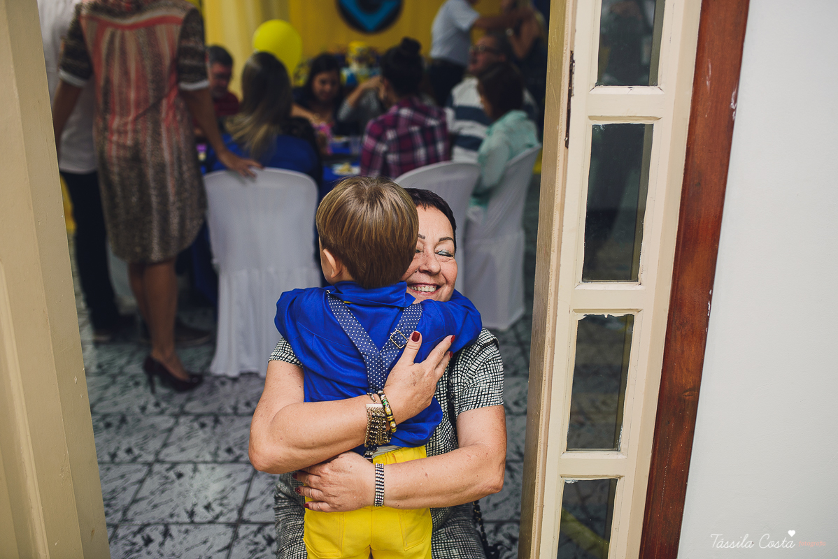 Tássila Costa, fotografia em Vila Velha, festa infantil em  Vila Velha, Cerimonial Victórias, cerimonial em Itaparica, festa de menino, minions, decoração dos minions, festa pequena, festa linda, mãe de menino, davi ant&