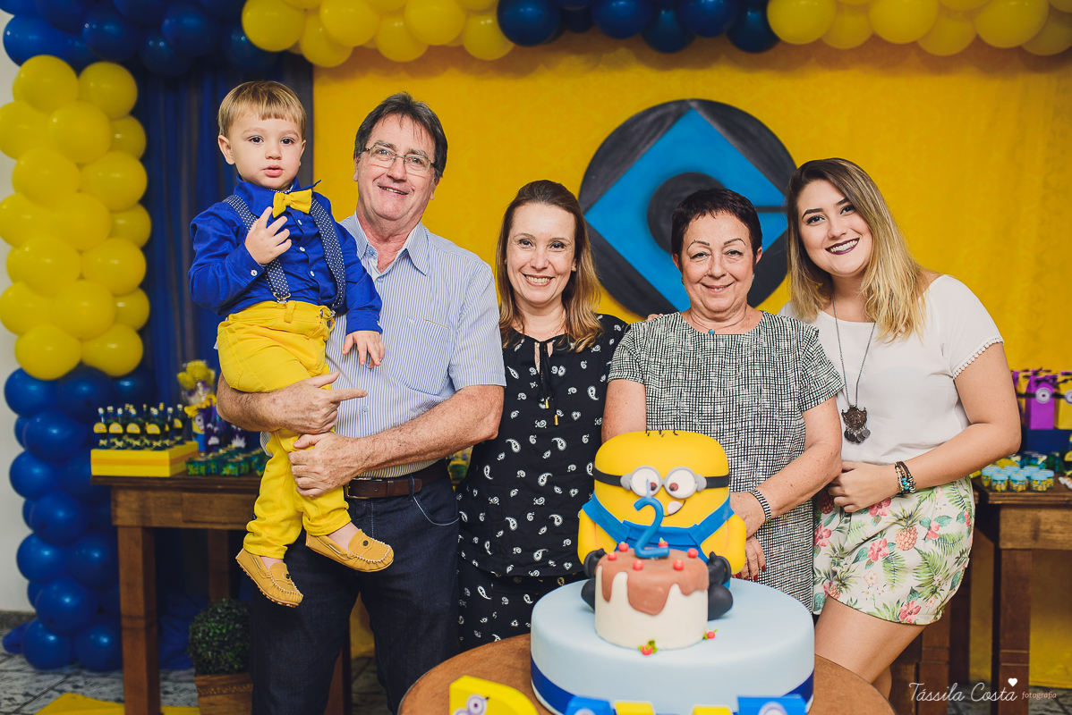 Tássila Costa, fotografia em Vila Velha, festa infantil em  Vila Velha, Cerimonial Victórias, cerimonial em Itaparica, festa de menino, minions, decoração dos minions, festa pequena, festa linda, mãe de menino, davi ant&