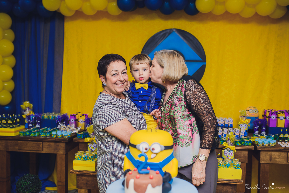 Tássila Costa, fotografia em Vila Velha, festa infantil em  Vila Velha, Cerimonial Victórias, cerimonial em Itaparica, festa de menino, minions, decoração dos minions, festa pequena, festa linda, mãe de menino, davi ant&
