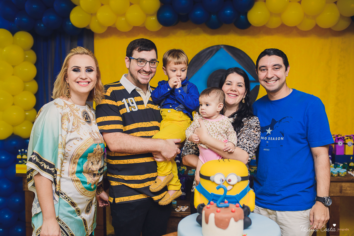 Tássila Costa, fotografia em Vila Velha, festa infantil em  Vila Velha, Cerimonial Victórias, cerimonial em Itaparica, festa de menino, minions, decoração dos minions, festa pequena, festa linda, mãe de menino, davi ant&
