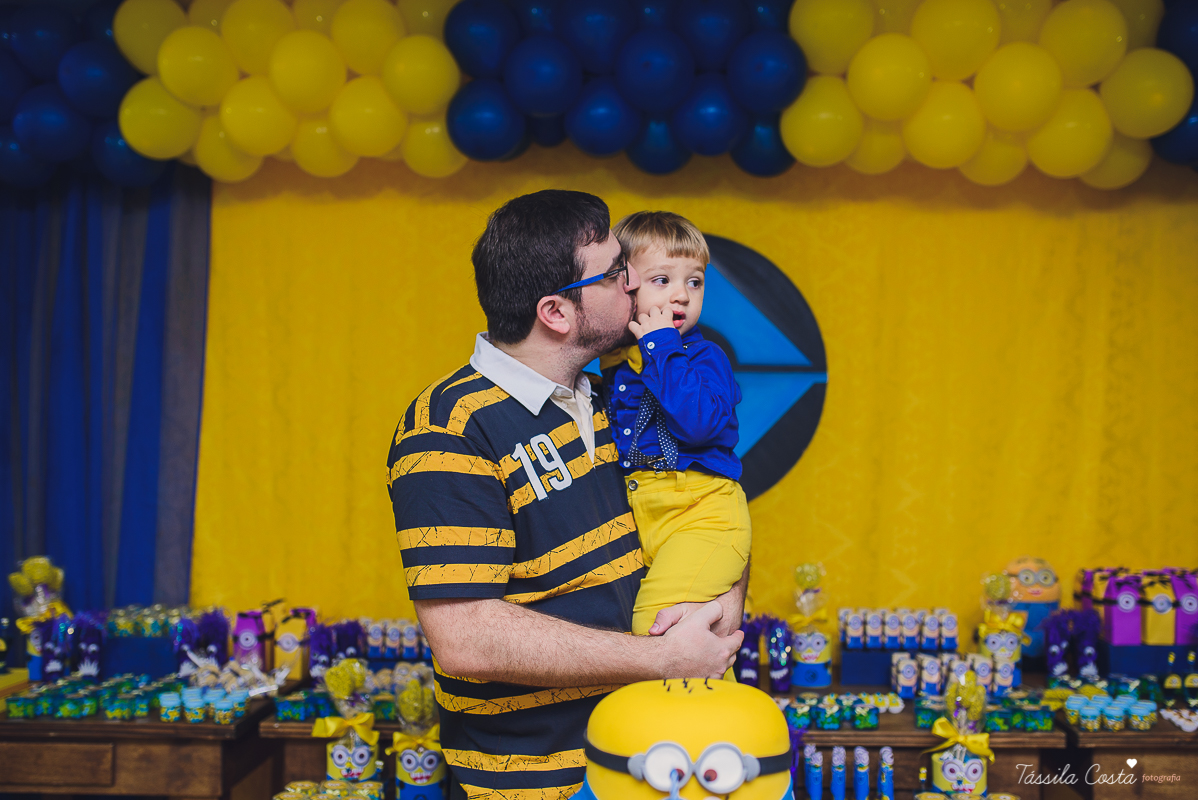 Tássila Costa, fotografia em Vila Velha, festa infantil em  Vila Velha, Cerimonial Victórias, cerimonial em Itaparica, festa de menino, minions, decoração dos minions, festa pequena, festa linda, mãe de menino, davi ant&