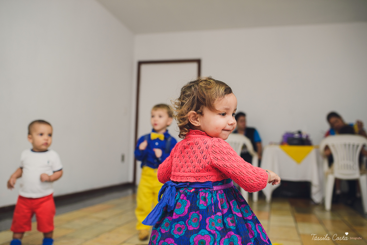 Tássila Costa, fotografia em Vila Velha, festa infantil em  Vila Velha, Cerimonial Victórias, cerimonial em Itaparica, festa de menino, minions, decoração dos minions, festa pequena, festa linda, mãe de menino, davi ant&