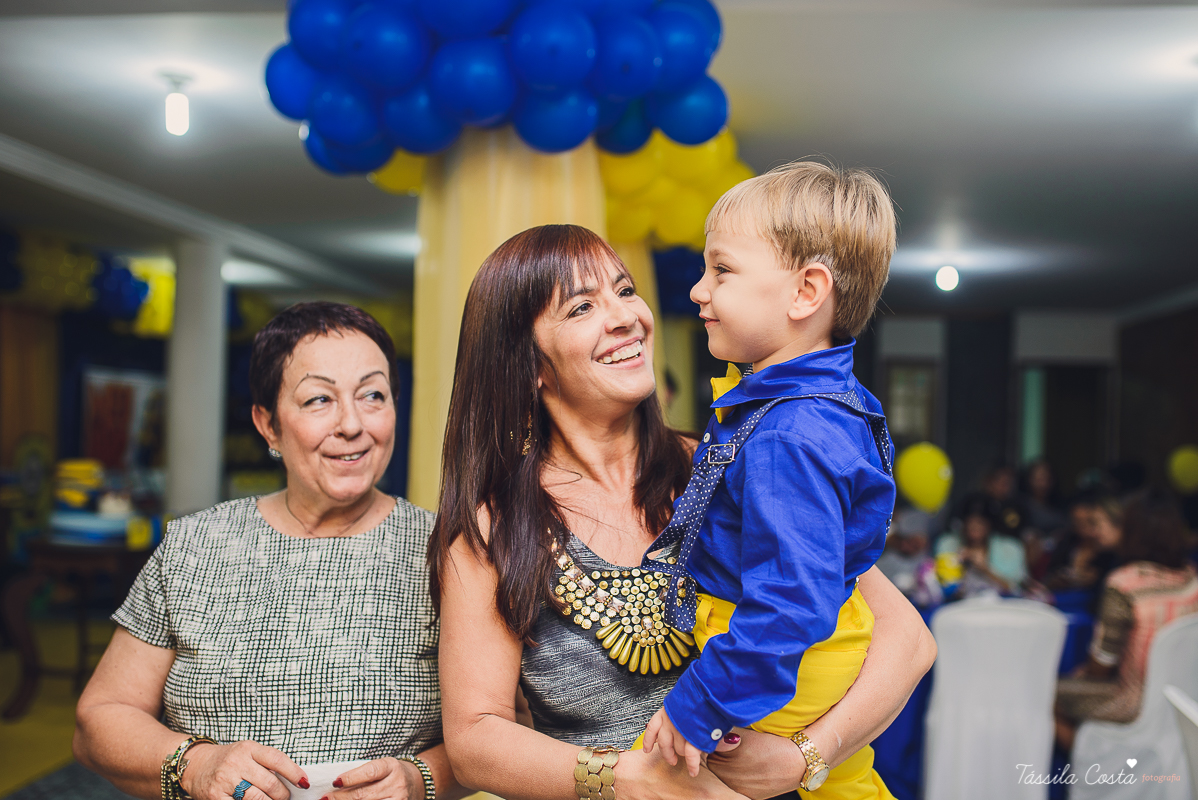 Tássila Costa, fotografia em Vila Velha, festa infantil em  Vila Velha, Cerimonial Victórias, cerimonial em Itaparica, festa de menino, minions, decoração dos minions, festa pequena, festa linda, mãe de menino, davi ant&