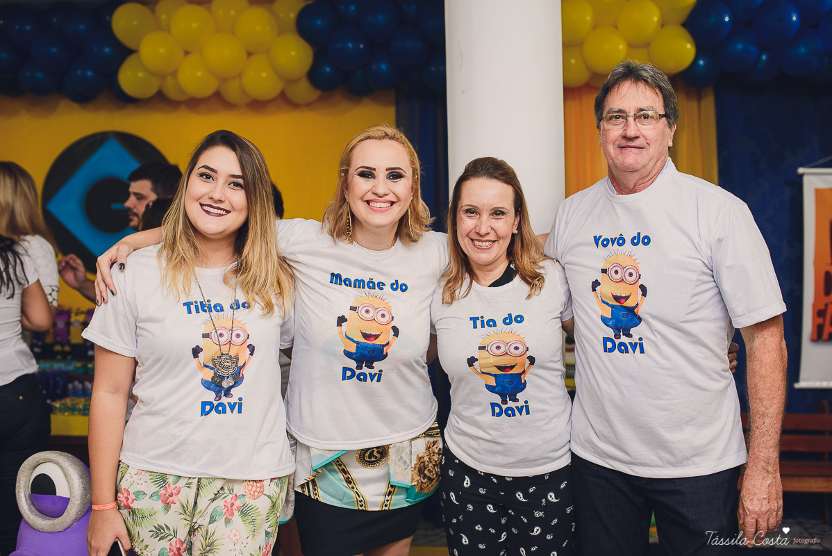 Tássila Costa, fotografia em Vila Velha, festa infantil em  Vila Velha, Cerimonial Victórias, cerimonial em Itaparica, festa de menino, minions, decoração dos minions, festa pequena, festa linda, mãe de menino, davi ant&