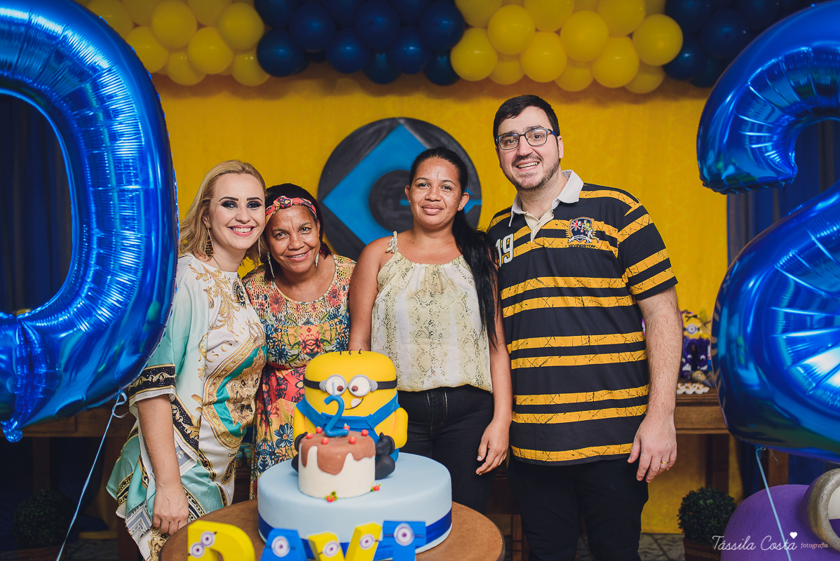 Tássila Costa, fotografia em Vila Velha, festa infantil em  Vila Velha, Cerimonial Victórias, cerimonial em Itaparica, festa de menino, minions, decoração dos minions, festa pequena, festa linda, mãe de menino, davi ant&