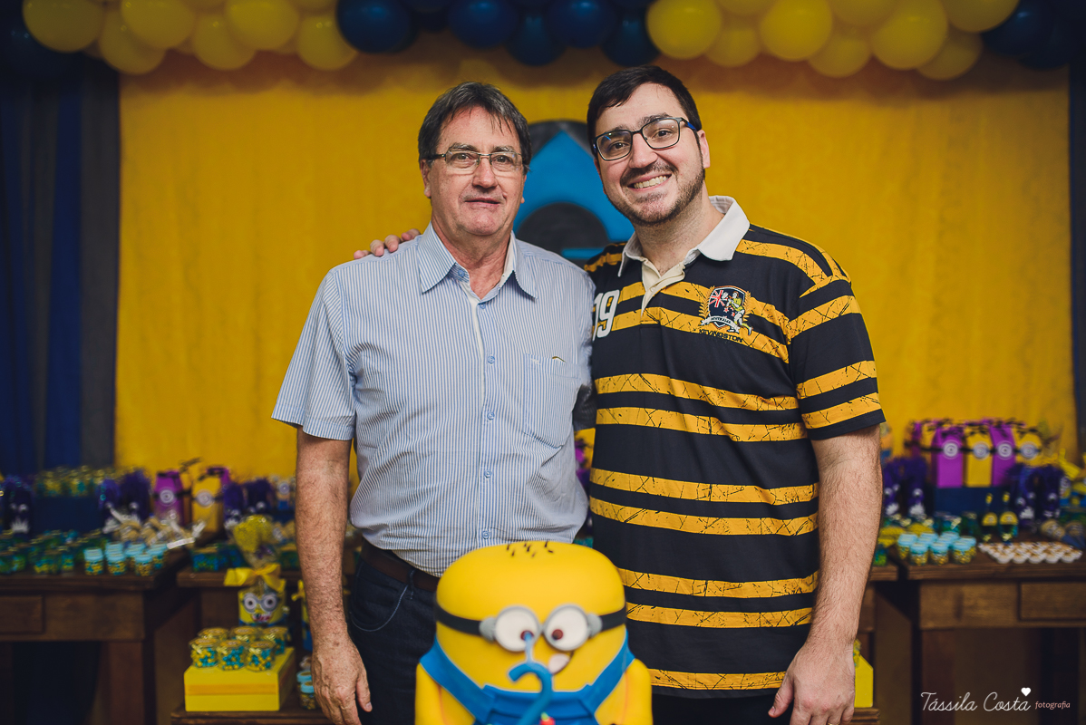 Tássila Costa, fotografia em Vila Velha, festa infantil em  Vila Velha, Cerimonial Victórias, cerimonial em Itaparica, festa de menino, minions, decoração dos minions, festa pequena, festa linda, mãe de menino, davi ant&